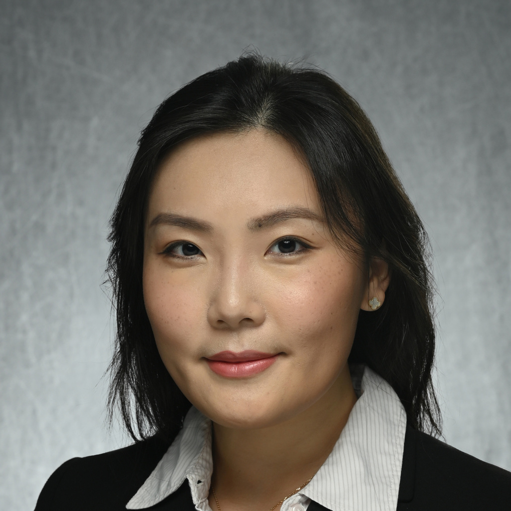 Qi Wang Professional Headshot